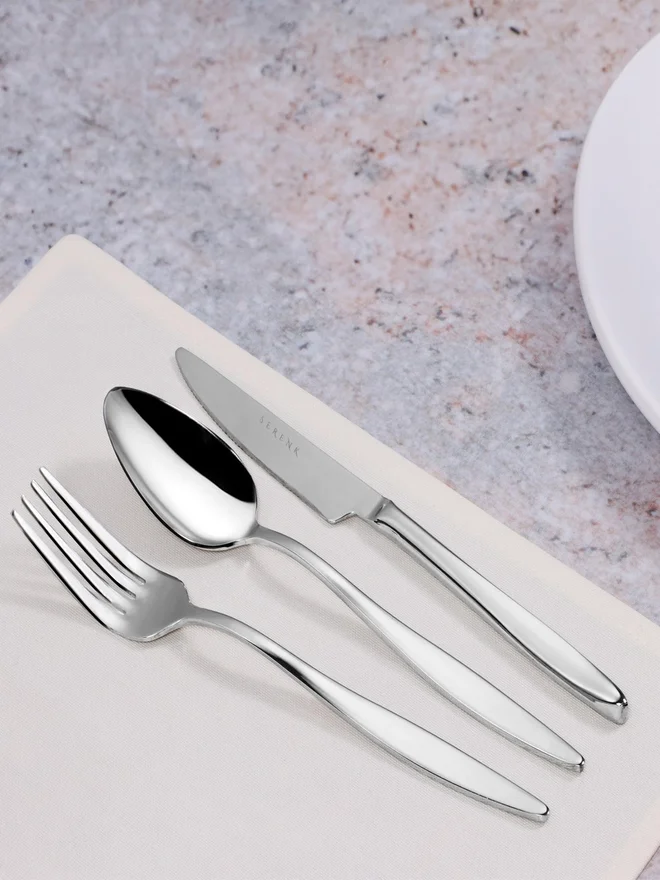 سيرينك طقم أدوات مائدة ميلان من سيرينك  قطعة من الفولاذ المقاوم للصدأ